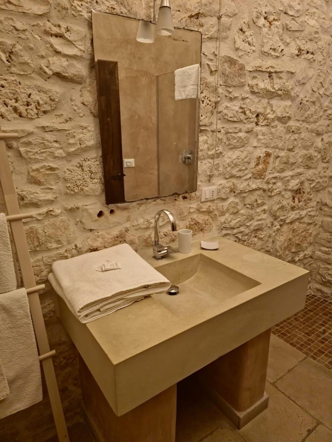 Masseria Boezio Ostuni Bed & Breakfast Torre Santa Sabina Ngoại thất bức ảnh